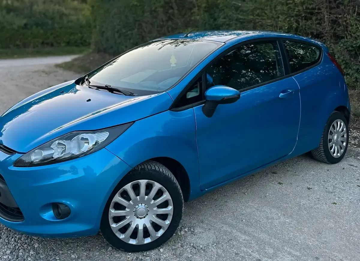 Gebraucht Ford Fiesta Titanium 97 PS (71 kW) 2009 Blau Limousine
