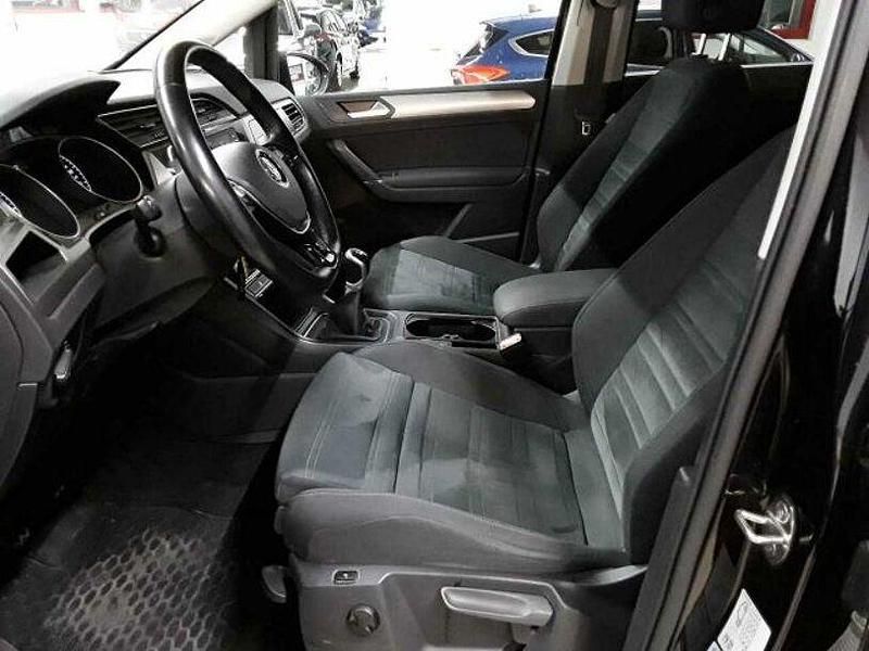 Gebraucht VW Touran Comfortline 150 PS (110 kW) 2020 Deep black perleffekt Van / Kleinbus