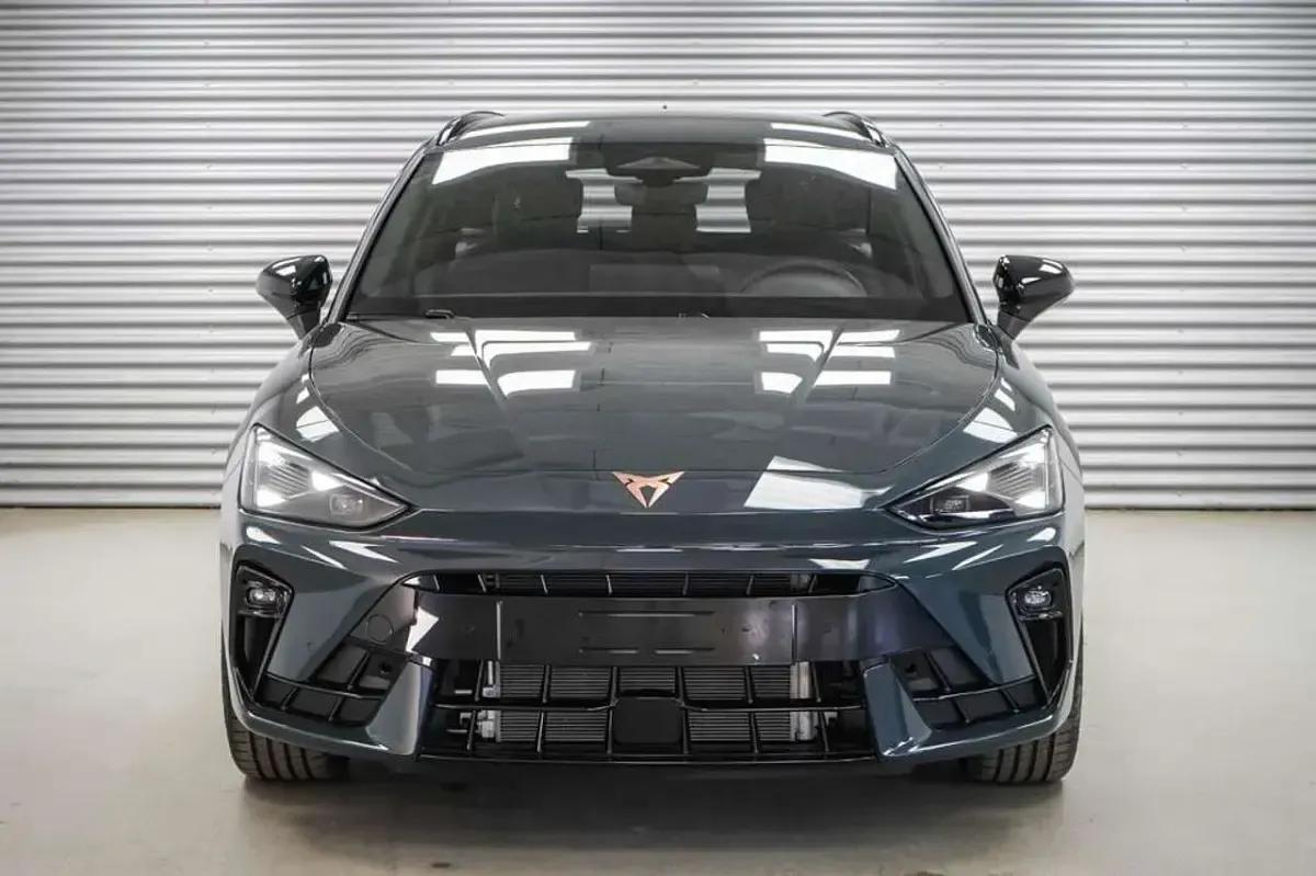 Neu Cupra Leon 204 PS (150 kW) 2026 Fjord blau uni (9k) Kombi