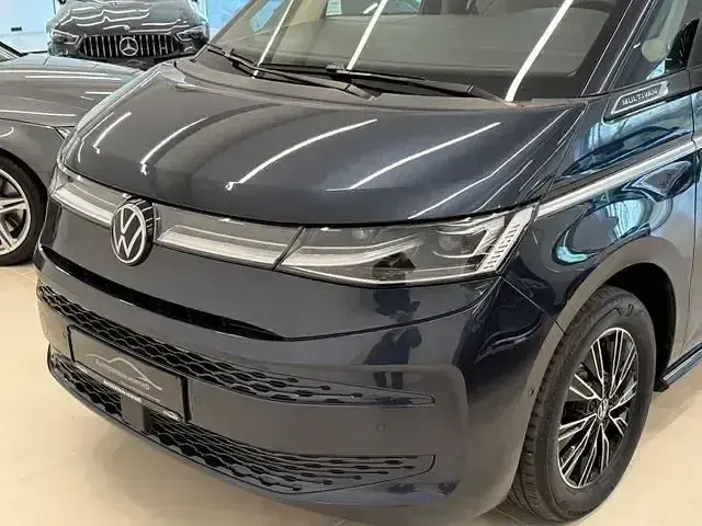 Używany VW Multivan Style 150 KM (110 kW) 2023 Niebieski Minivan