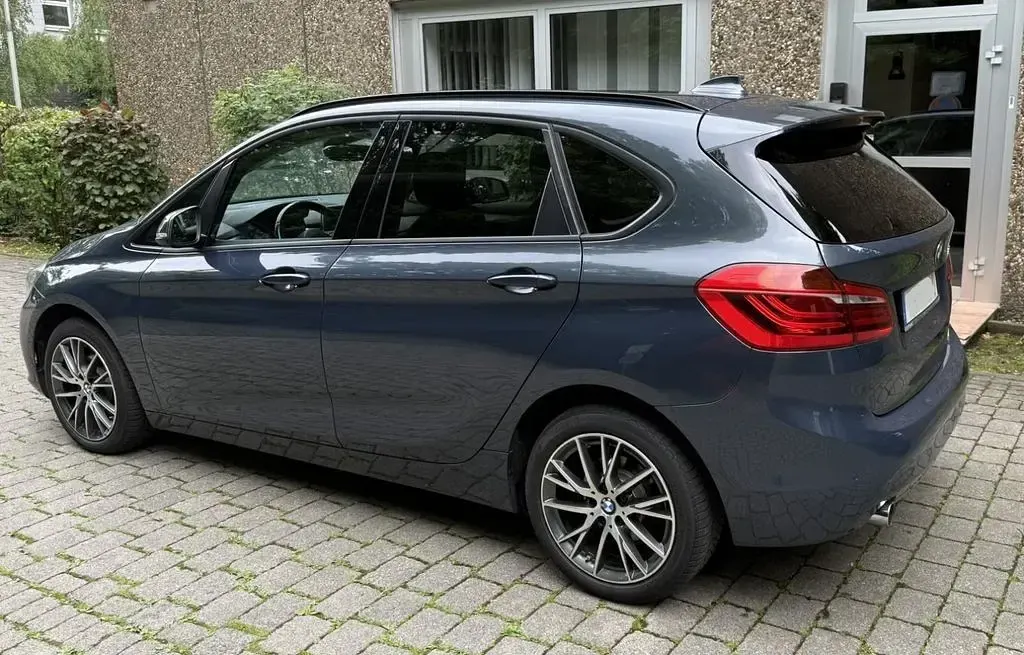 Gebraucht BMW 216 Active Tourer Advantage 116 PS (85 kW) 2017 Grau Van / Kleinbus