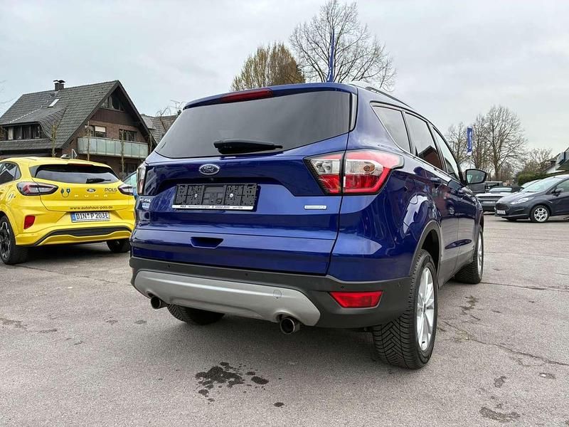 Gebraucht Ford Kuga Titanium 150 PS (110 kW) 2017 Blau SUV