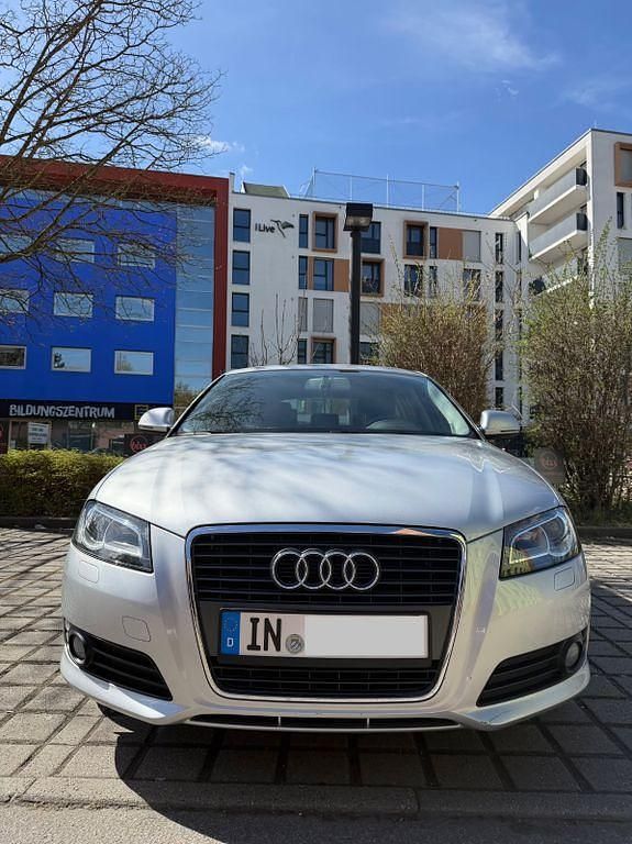 Gebraucht Audi A3 Attraction 125 PS (91 kW) 2010 Silber Kleinwagen