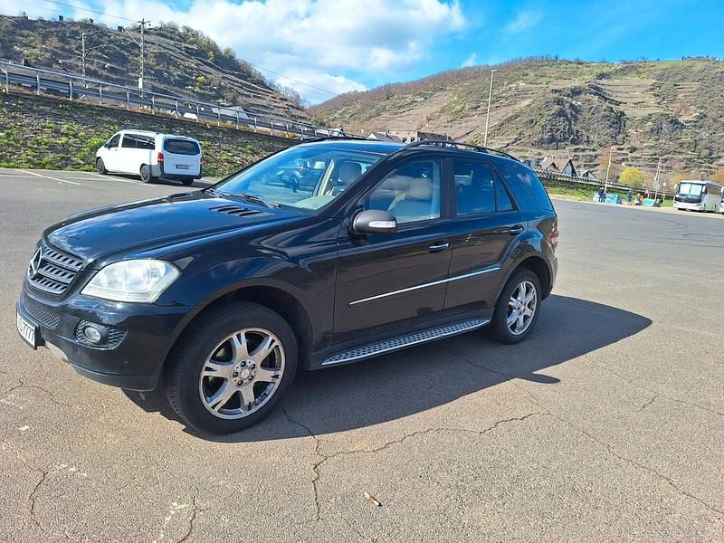 Gebraucht Mercedes ML420 306 PS (225 kW) 2008 Schwarz SUV