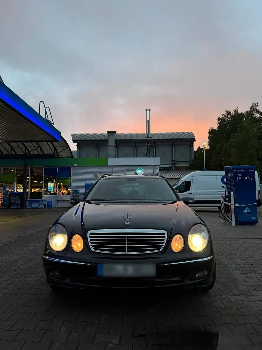 Gebraucht Mercedes E320 224 PS (164 kW) 2005 Schwarz Kombi
