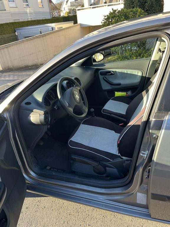 Gebraucht Seat Ibiza 75 PS (55 kW) 2003 Grau Kleinwagen