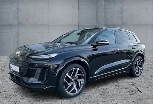 Używany Audi Q6 e-tron Advanced 285 kW (388 KM) 2024 Czarny SUV