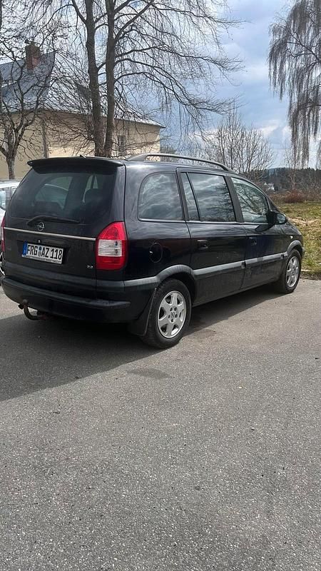 Gebraucht Opel Zafira 147 PS (108 kW) 2002 Schwarz Van / Kleinbus