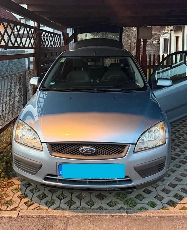 Grau Gebraucht 2006 Ford Focus Kleinwagen | 580 € (Superpreis) - Bild 1/4
