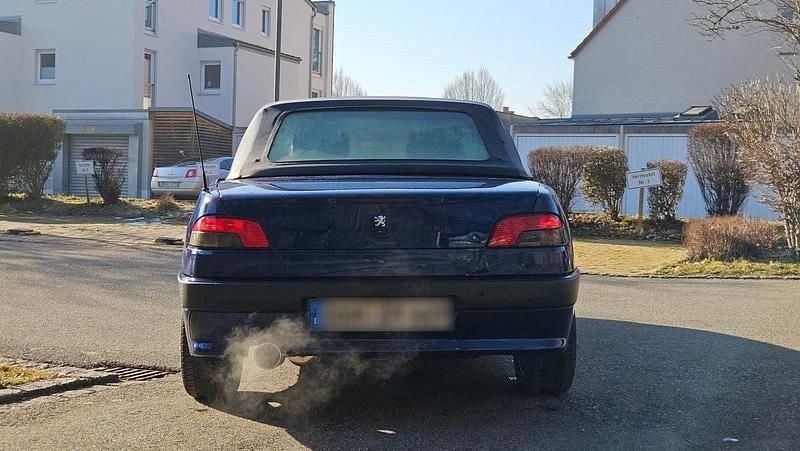 Gebraucht Peugeot 306 Cabriolet 98 PS (72 kW) 2001 Blau Cabrio