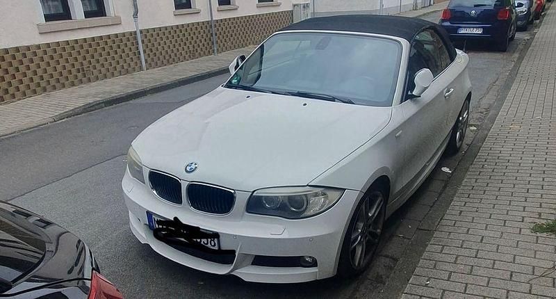 Weiß Gebraucht 2012 BMW 123 Cabriolet Sport Line Cabrio | 9.800 € (Fairer Preis) - Bild 1/4