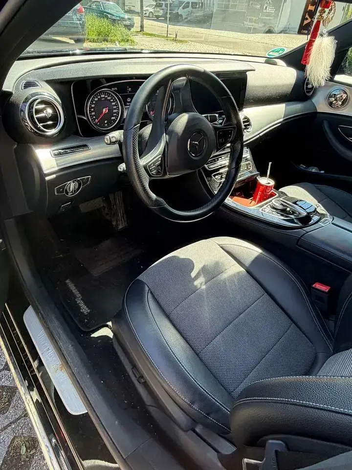 Gebraucht Mercedes E350 258 PS (189 kW) 2017 Schwarz Limousine