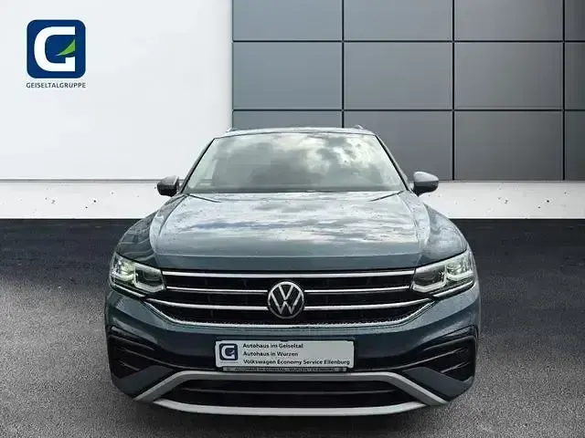 Gebraucht VW Tiguan Allspace Elegance 190 PS (139 kW) 2022 Petroleum blue SUV