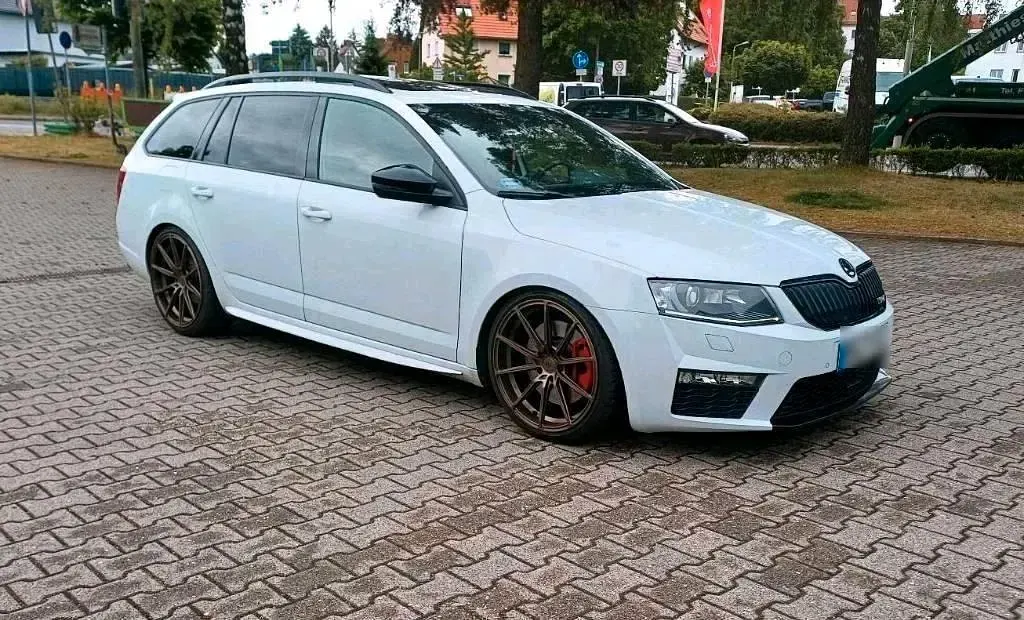 Gebraucht Skoda Octavia RS 295 PS (216 kW) 2016 Weiß Kombi