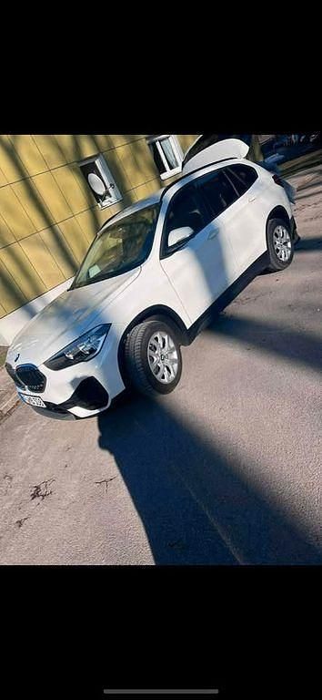 Weiß Gebraucht 2020 BMW X1 SUV | 18.000 € (Fairer Preis) - Bild 1/4