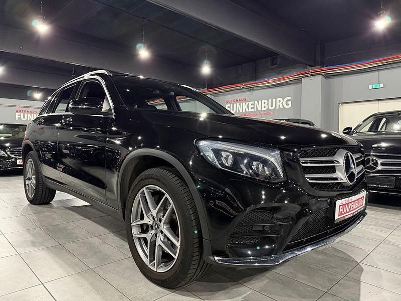 Schwarz Gebraucht 2018 Mercedes GLC350 AMG SUV | 29.900 € (Fairer Preis) - Bild 1/4