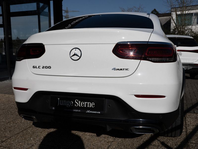 Gebraucht Mercedes GLC200 AMG 197 PS (144 kW) 2020 Unilack polarweiss SUV