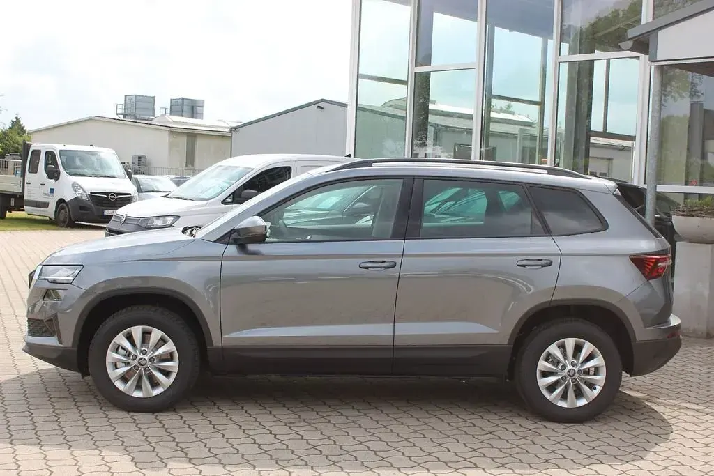Neu Skoda Karoq Selection 150 PS (110 kW) 2026 Grau SUV