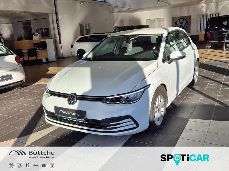 Pure white Gebraucht 2022 VW Golf VIII Life Limousine | 22.770 € (Fairer Preis) - Bild 1/4