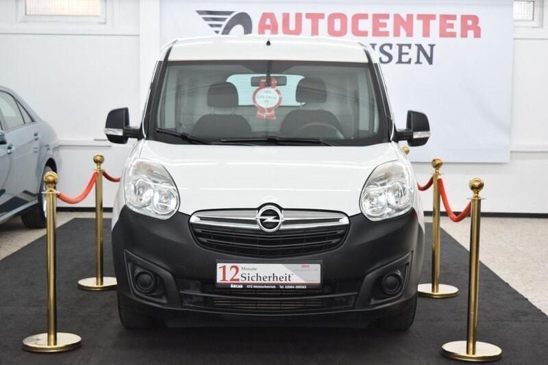 Weiß Gebraucht 2012 Opel Combo Van / Kleinbus | 7.199 € (Etwas zu teuer) - Bild 1/4