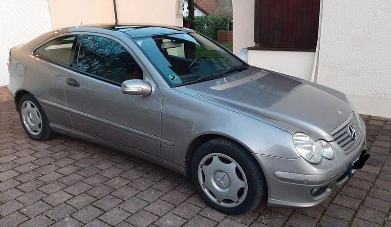 Gebraucht Mercedes C200 122 PS (89 kW) 2008 Silber