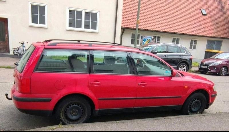 Rot Gebraucht 1997 VW Passat Basis Kombi | 1.000 € (Fairer Preis) - Bild 1/4