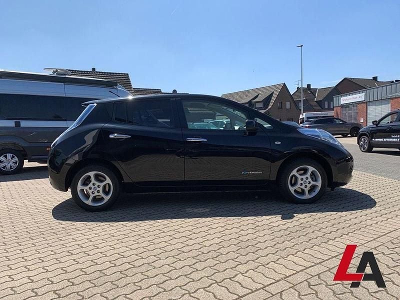 Gebraucht Nissan Leaf 80 kW (109 PS) 2012 Schwarz Kleinwagen