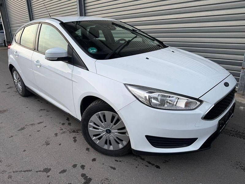 Gebraucht Ford Focus 125 PS (91 kW) 2017 Weiß Limousine