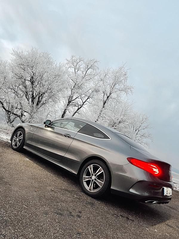 Gebraucht Mercedes 220 180 PS (132 kW) 2016 Andere farben Coupé