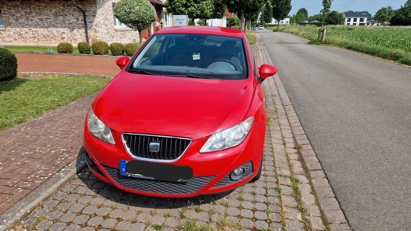 Rot Gebraucht 2012 Seat Ibiza SC Style Kleinwagen | 6.600 € (Fairer Preis) - Bild 1/4