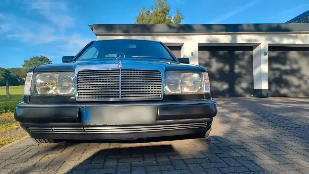 Gebraucht Mercedes 300 180 PS (132 kW) 1989 Schwarz Coupé