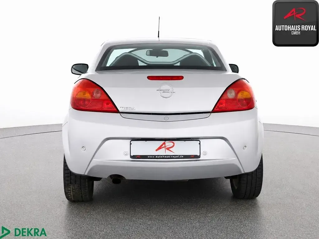Gebraucht Opel Tigra 90 PS (66 kW) 2009 Starsilber iii m2 Cabrio