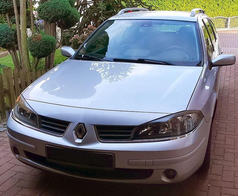 Silber Gebraucht 2007 Renault Laguna GrandTour Exception Kombi | 1.600 € (Fairer Preis) - Bild 1/4