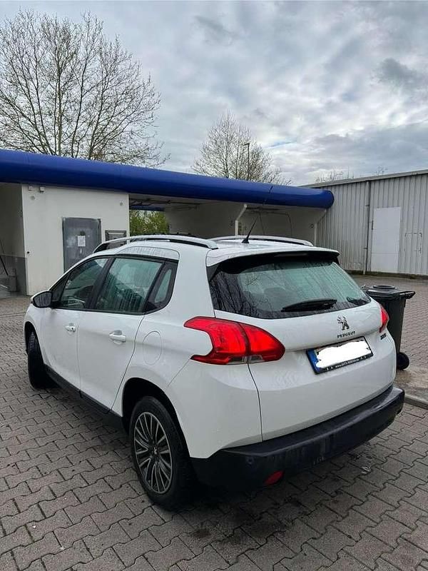 Weiß Gebraucht 2014 Peugeot 2008 Active SUV | 8.300 € (Fairer Preis) - Bild 1/4