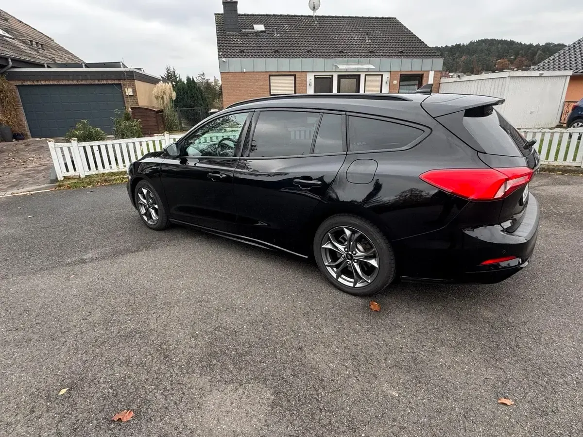 Gebraucht Ford Focus ST-Line 150 PS (110 kW) 2019 Schwarz Kombi