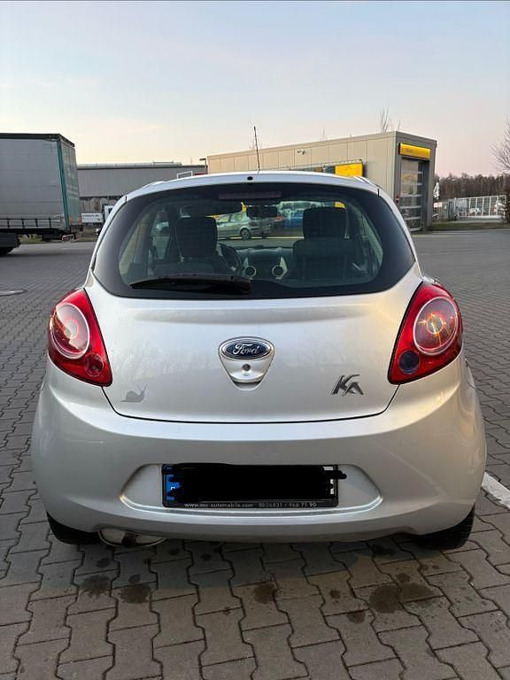 Gebraucht Ford Ka Titanium 69 PS (50 kW) 2014 Silber Kleinwagen