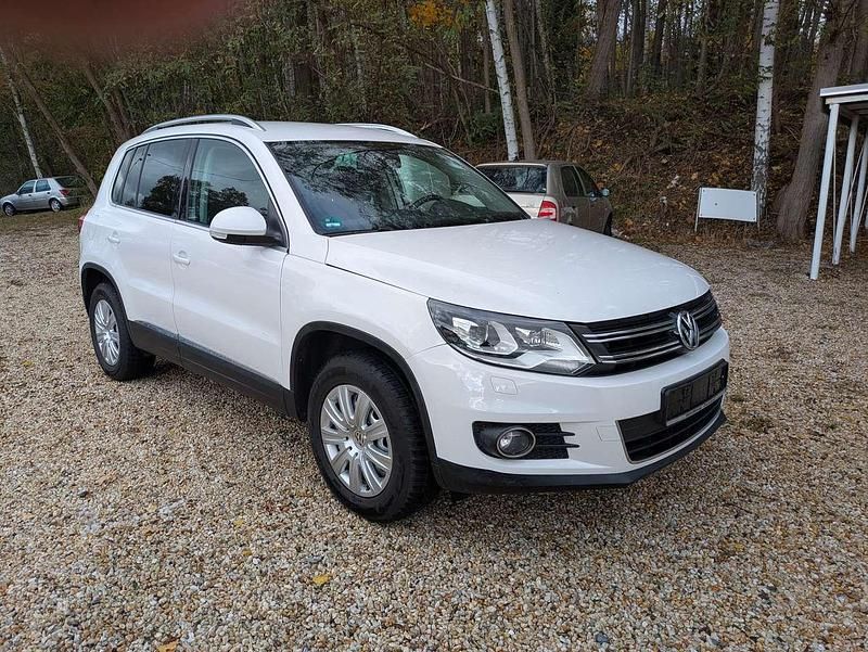 Weiß Gebraucht 2012 VW Tiguan SUV | 10.590 € (Fairer Preis) - Bild 1/4