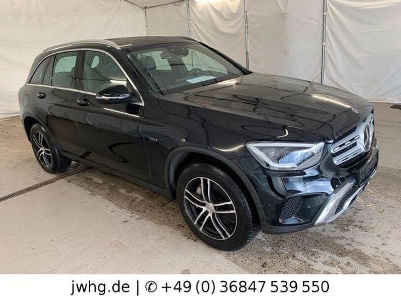 Gebraucht Mercedes GLC300e 320 PS (235 kW) 2021 Schwarz SUV
