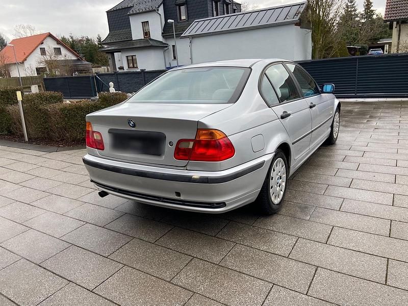 Gebraucht BMW 318 150 PS (110 kW) 1998 Silber Limousine