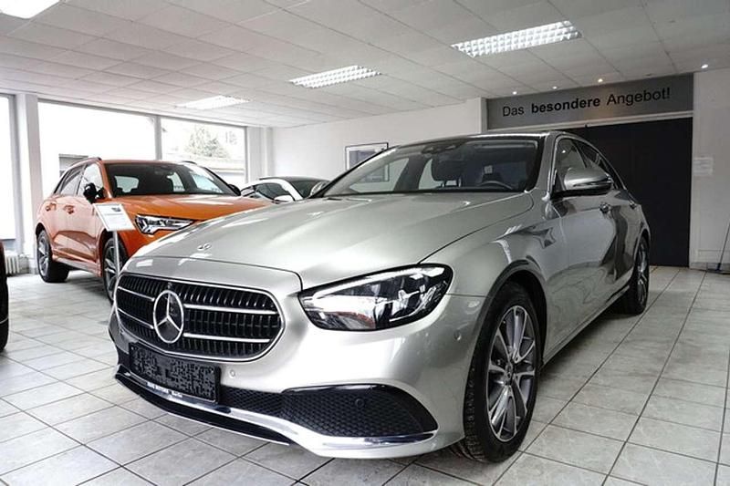 Gebraucht Mercedes E400 330 PS (242 kW) 2022 Silber Limousine