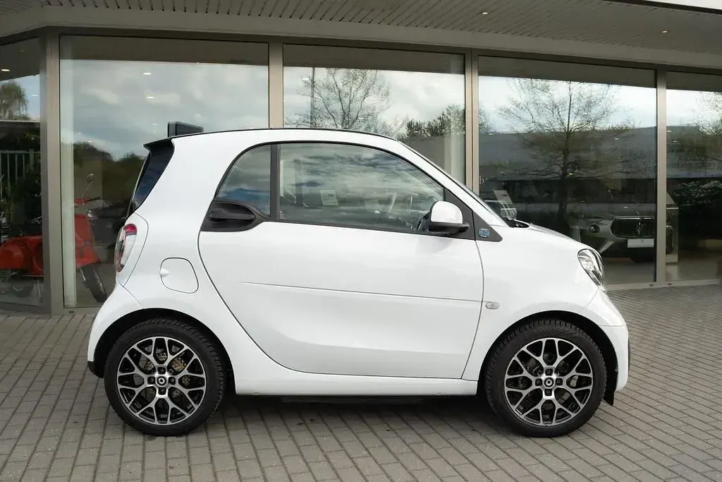Gebraucht Smart ForTwo Electric Drive Exclusive 60 kW (82 PS) 2021 Weiß Limousine