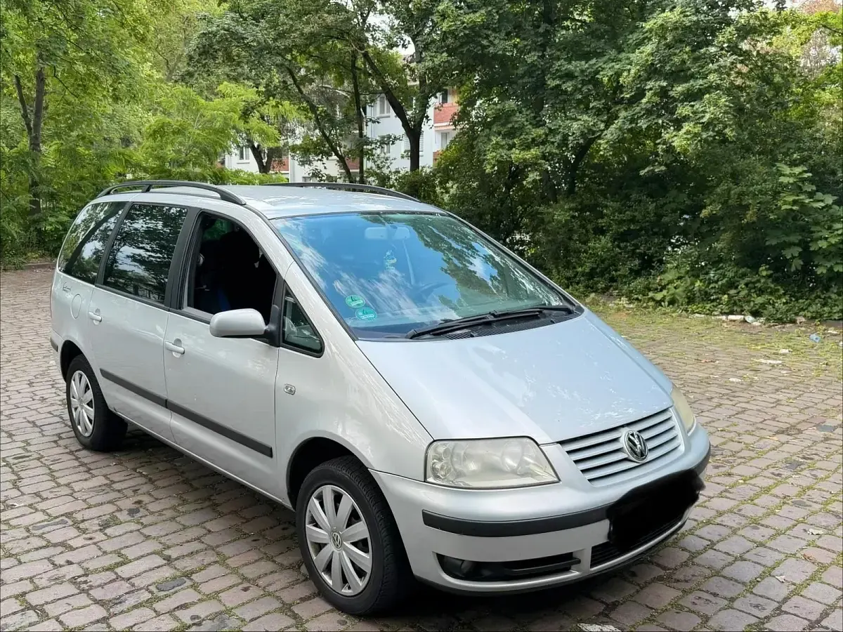 Gebraucht VW Sharan 110 PS (80 kW) 2003 Silber Van / Kleinbus