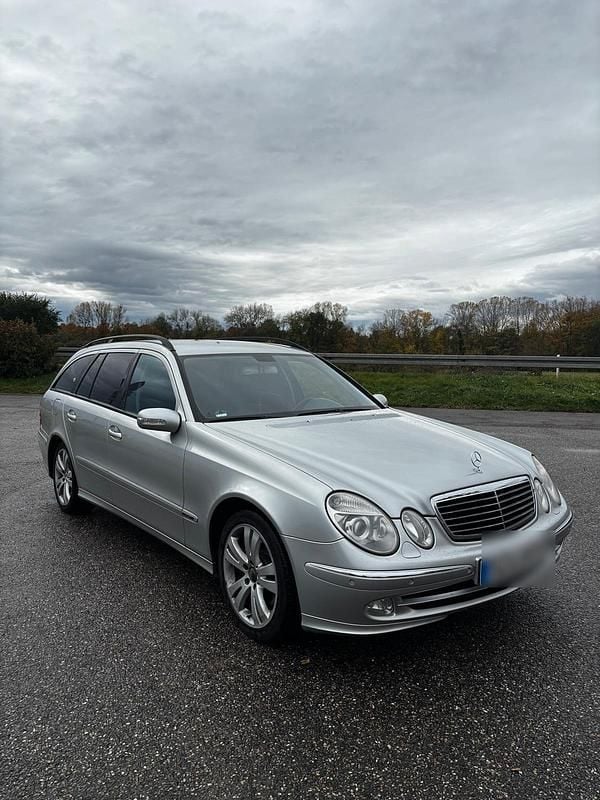Gebraucht 2004 Mercedes E320 Avantgarde Kombi | 3.200 € (Guter Preis) - Bild 1/4
