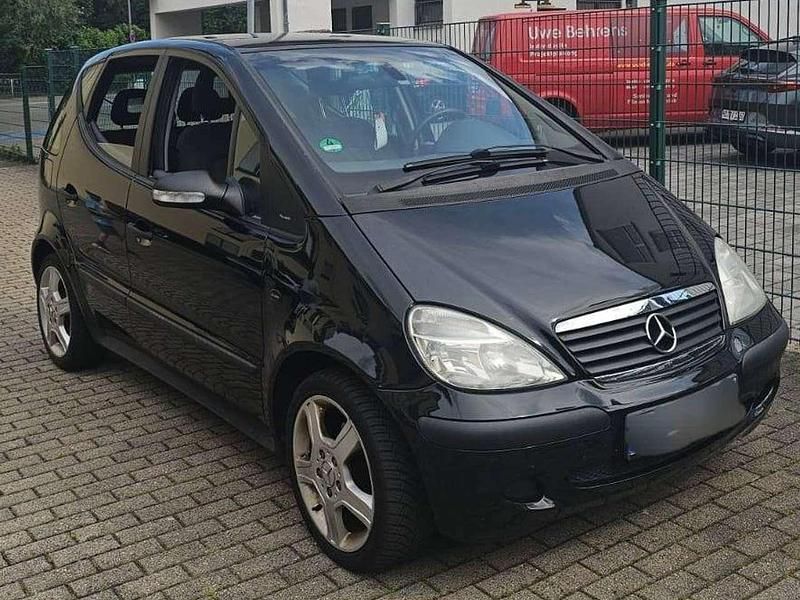 Schwarz Gebraucht 2005 Mercedes A140 Avantgarde Limousine | 2.400 € - Bild 1/4