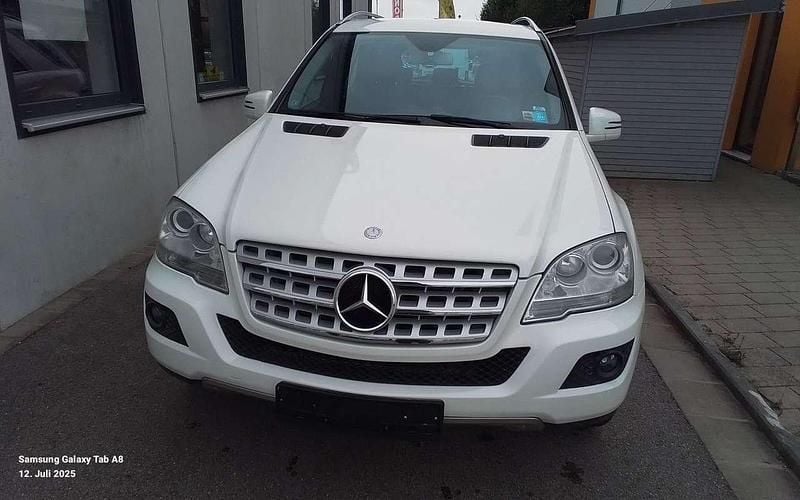 Weiß Gebraucht 2011 Mercedes ML350 SUV | 15.900 € (Superpreis) - Bild 1/4