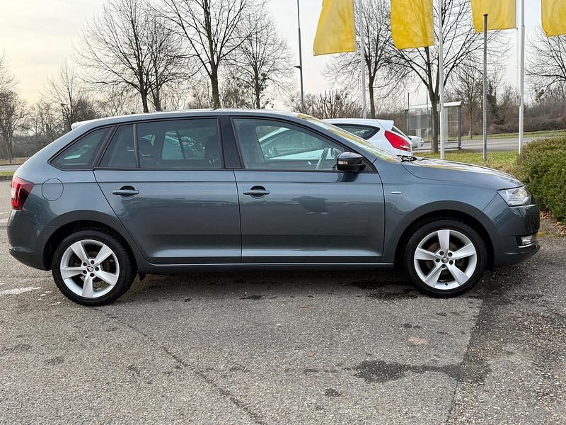 Gebraucht Skoda Rapid 95 PS (69 kW) 2018 Grau Kombi