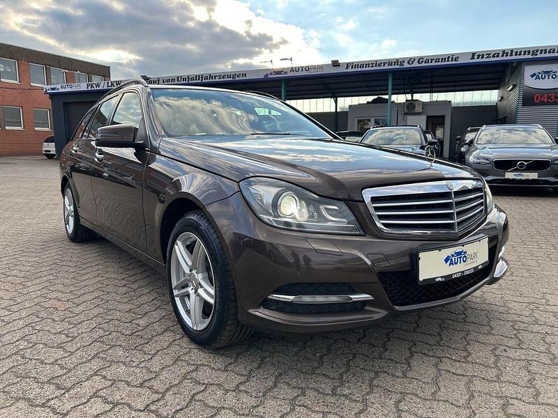 Gebraucht Mercedes C220 170 PS (125 kW) 2012 Braun Kombi