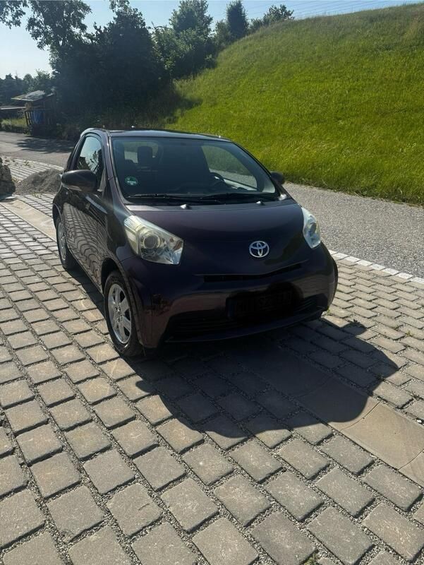 Violet Gebraucht 2009 Toyota iQ Kleinwagen | 3.500 € - Bild 1/4