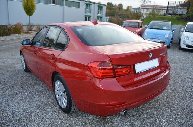 Gebraucht BMW 318 143 PS (105 kW) 2014 Rot metallic Limousine