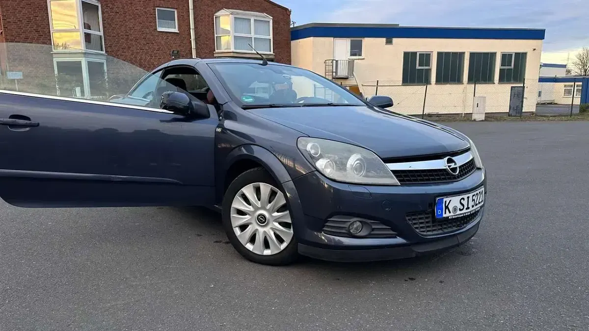 Gebraucht Opel Astra Edition 140 PS (102 kW) 2006 Cabrio
